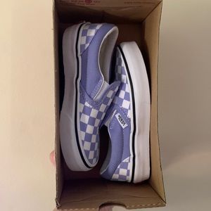 NWOT 11Y checkered classic Vans slipons